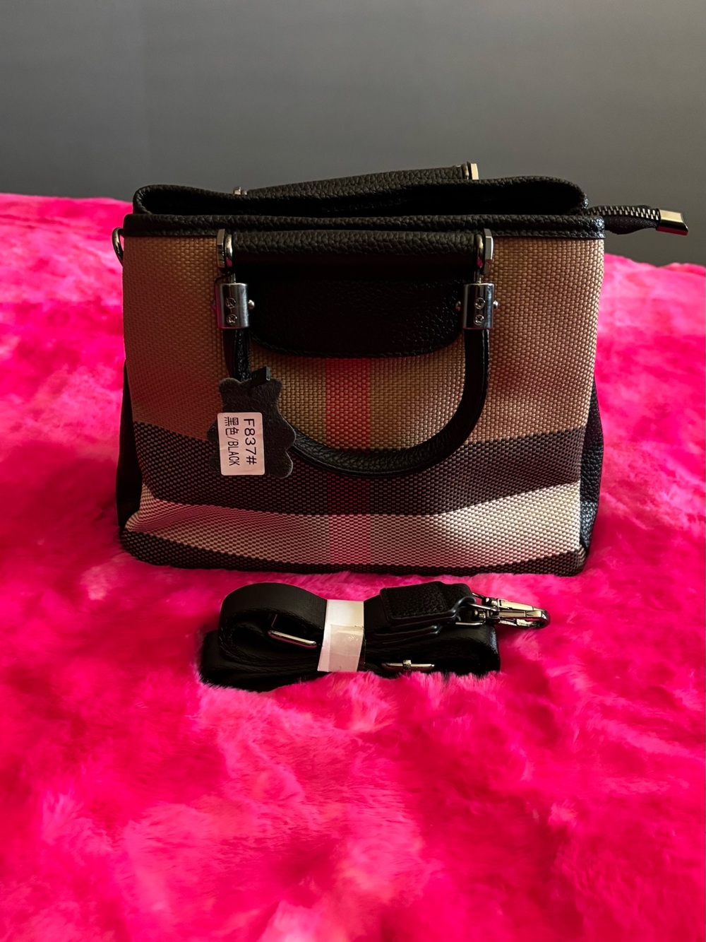 NWOT - 3 Compartment Handbag
